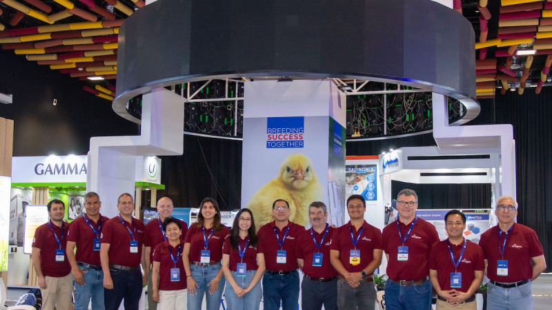 Aviagen destaca bienestar, sostenibilidad y calidad del reproductor de pollo de engorde en AVEM, Perú